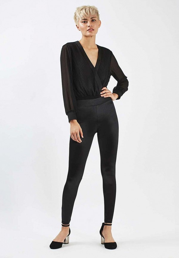 Gemischtrassiger Taetowierte Leggings Ficksahne